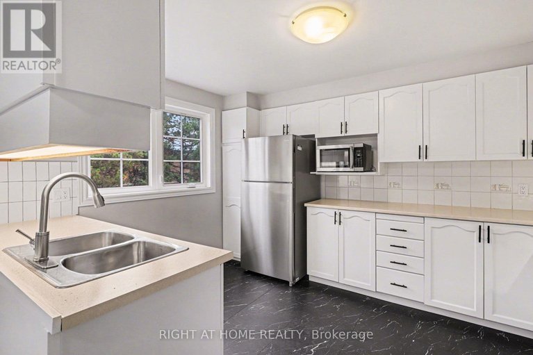 29682834/29-26-wrenwood-crescent/centrepointe/ottawa/ontario/K2G5V5_15