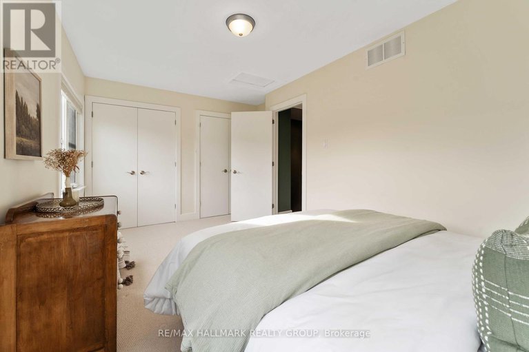 28873481/330-boudreau-street/vanier/ottawa/ontario/K1L0A7_24