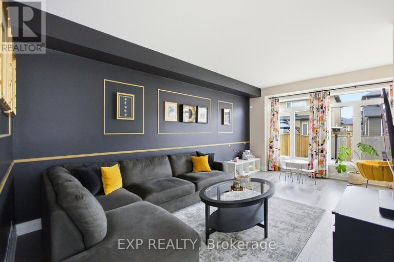 29606498/710-brian-good-avenue/riverside-southgloucester-glen/ottawa/ontario/K4M0C1_12