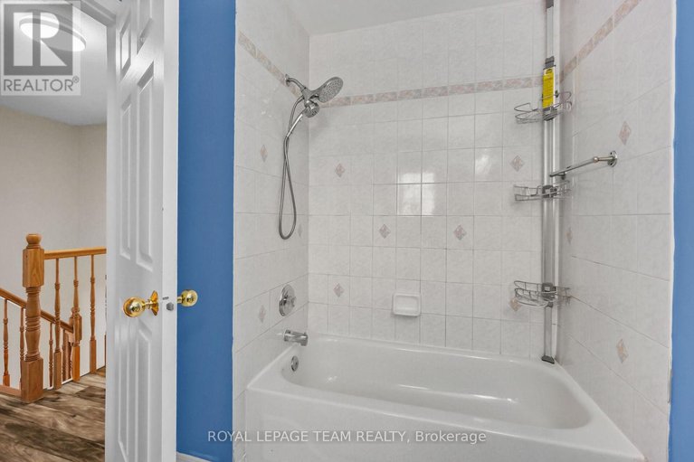 29659278/227-twyford-street/hunt-club/ottawa/ontario/K1V0V9_23