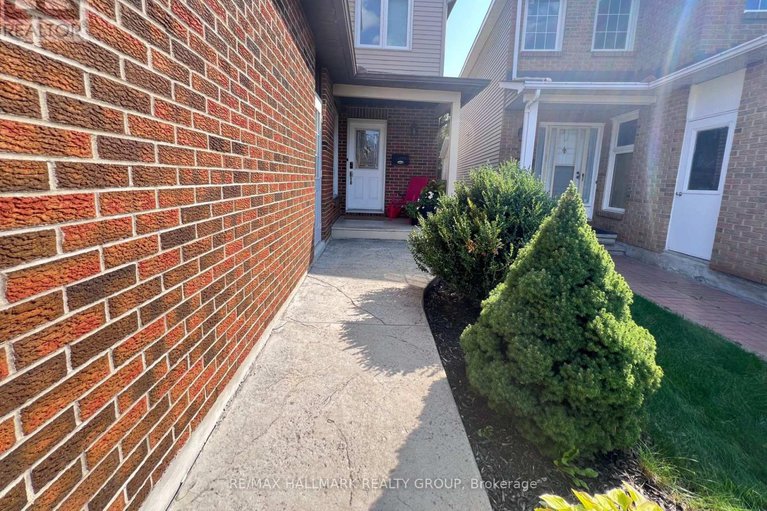 28748697/4-cadence-gate/bridlewood/ottawa/ontario/K2M1G9_2