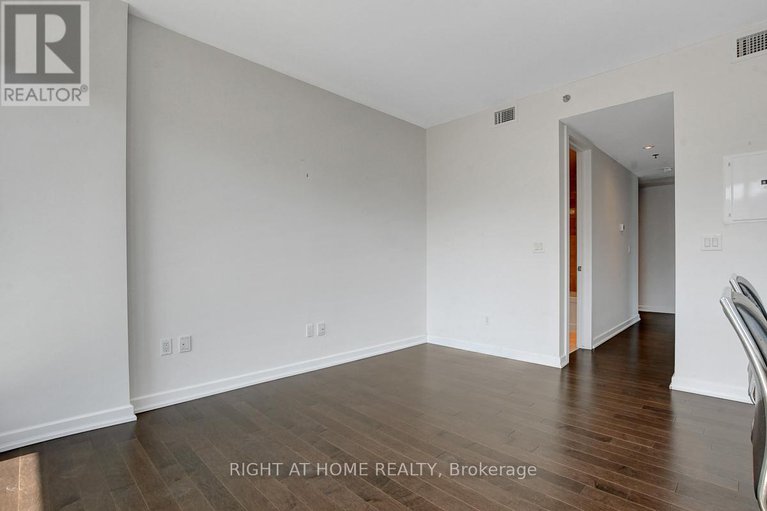 28772133/504-300-lisgar-street/ottawa-centre/ottawa/ontario/K2P0E2_14