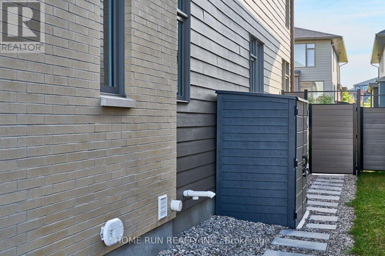 28910385/82-michael-stoqua-street/cfb-rockcliffe-and-area/ottawa/ontario/K1K5A2_37