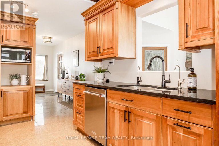 29102978/4128-county-7-road/south-dundas-williamsburgh-twp/south-dundas/ontario/K0C2H0_17