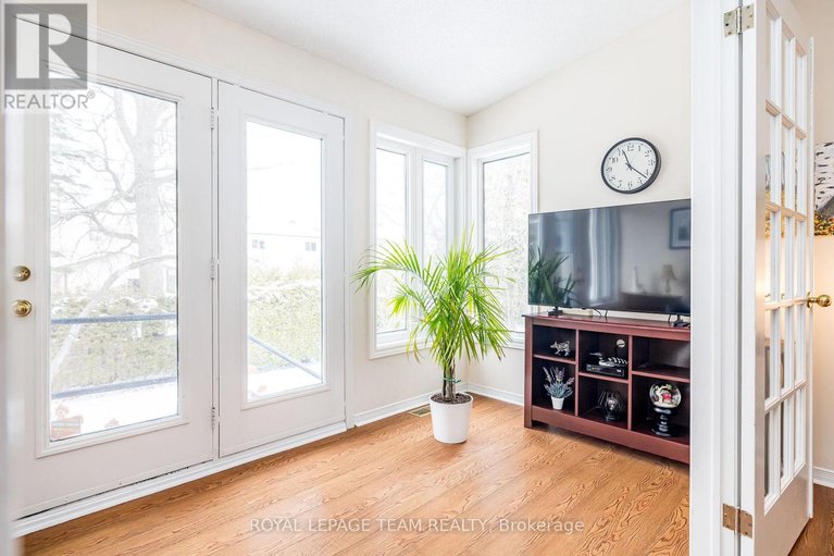 29528668/27-pine-needles-court/stittsville-central/ottawa/ontario/K2S1G5_8