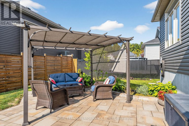 28914598/88-des-rails-street/town-of-rockland/clarence-rockland/ontario/K4K0K2_42