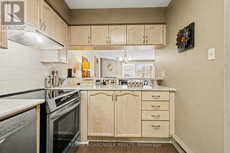 29578406/5-briston-private/hunt-club-park/ottawa/ontario/K1G5P6_8