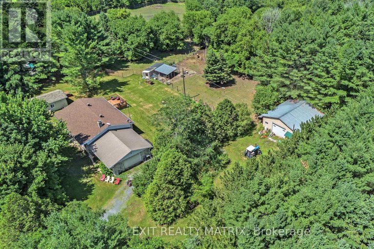 28633840/21111-concession-rd-8-road/south-glengarry-lancaster-twp/south-glengarry/ontario/K0C1L0_21