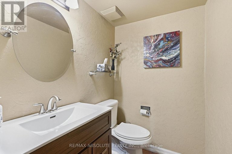 29579174/1594-st-georges-street/bilberry-creekqueenswood-heights/ottawa/ontario/K1E2M9_14