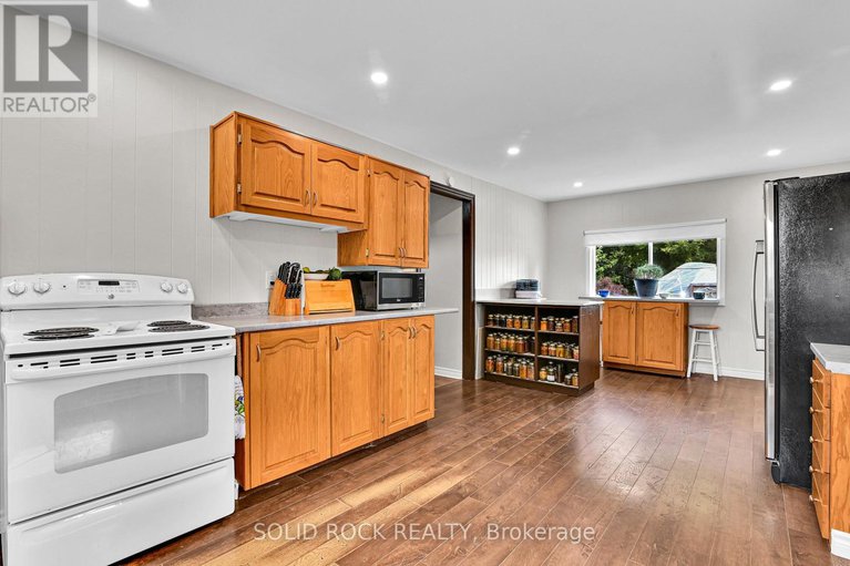 28730469/7893-lawrence-street/vernon/ottawa/ontario/K0A3J0_11