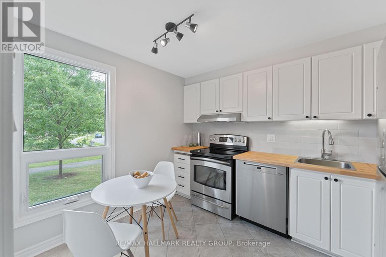 28624778/96-1921-stonehenge-crescent/pineview/ottawa/ontario/K1B4N7_5