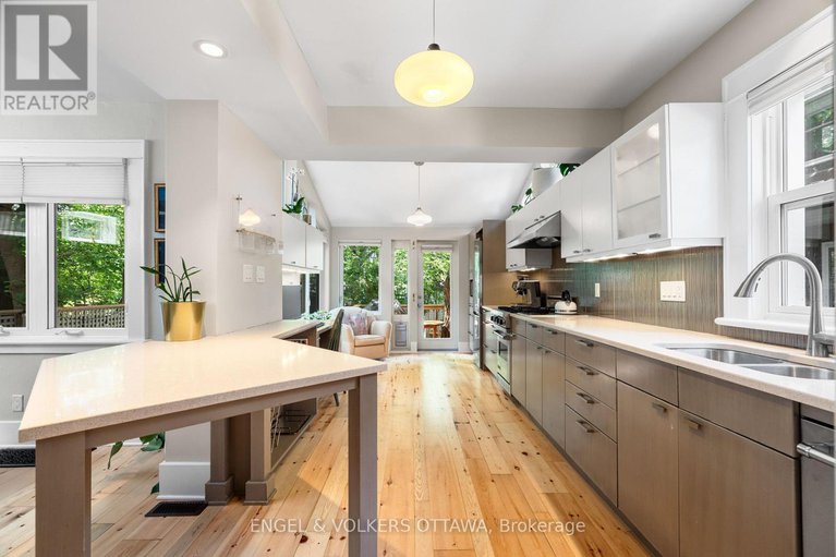 28594730/5-raleigh-street/old-ottawa-south/ottawa/ontario/K1S3C3_12