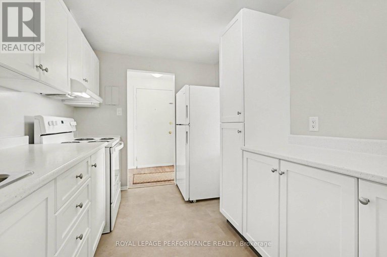 29437070/8-51-sumac-street/beacon-hill-south/ottawa/ontario/K1J7T7_14