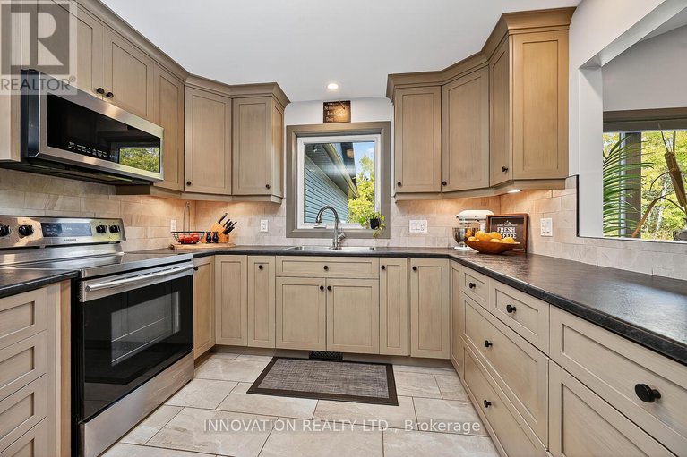 28987666/934-maple-hill-road/north-grenville-twp-kemptville-south/north-grenville/ontario/K0G1T0_9
