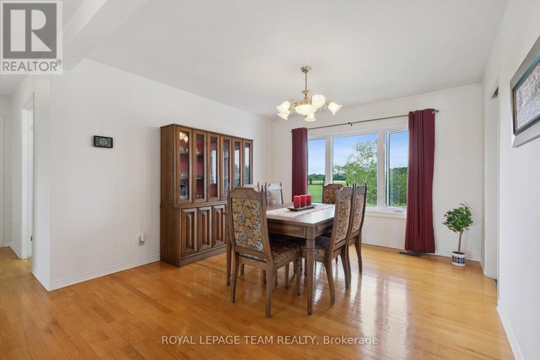 28499576/8665-russell-road/navan/ottawa/ontario/K4B0J7_17