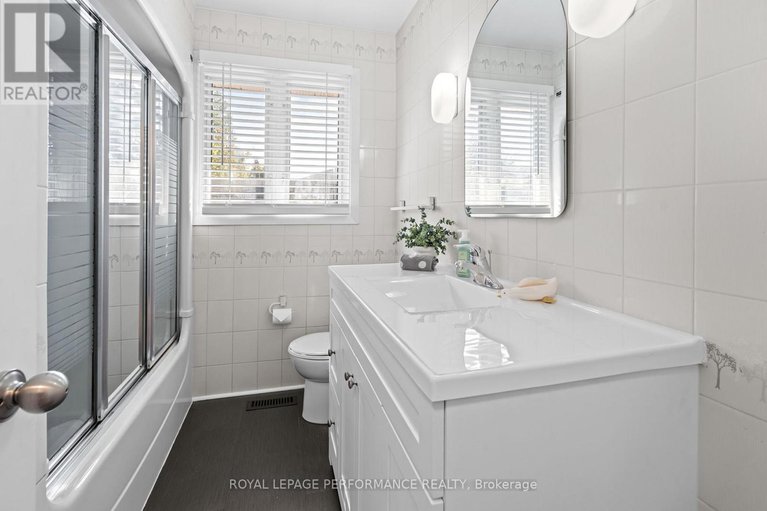 28965261/2219-audrey-avenue/hawthorne-meadows/ottawa/ontario/K1G1L3_20