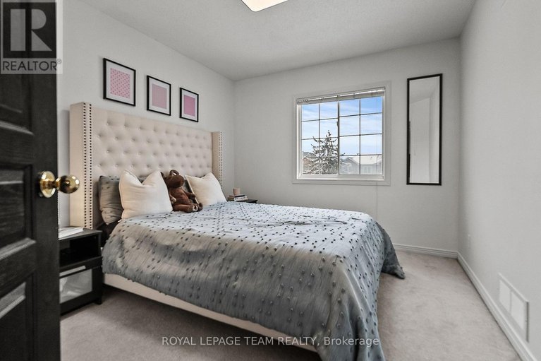 29637009/5-milner-downs-crescent/emerald-meadowstrailwest/ottawa/ontario/K2M2S6_28