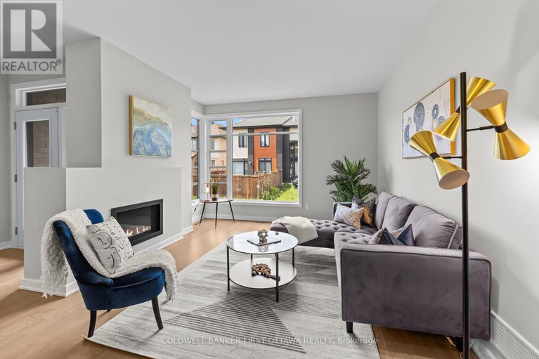 28598402/821-quartet-avenue/riverside-southgloucester-glen/ottawa/ontario/K1X0C4_5
