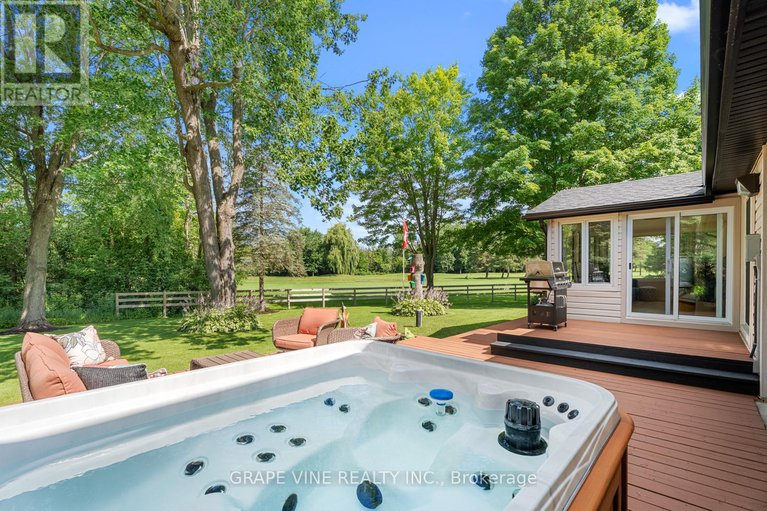 28643914/6486-woodland-place/manotick-south-to-roger-stevens/ottawa/ontario/K4M1B3_36