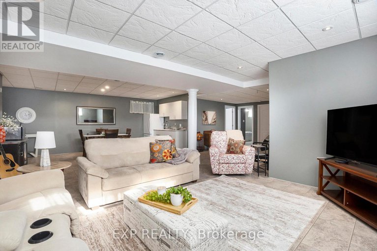 28990239/2003-farisita-drive/vars-village/ottawa/ontario/K0A3H0_21