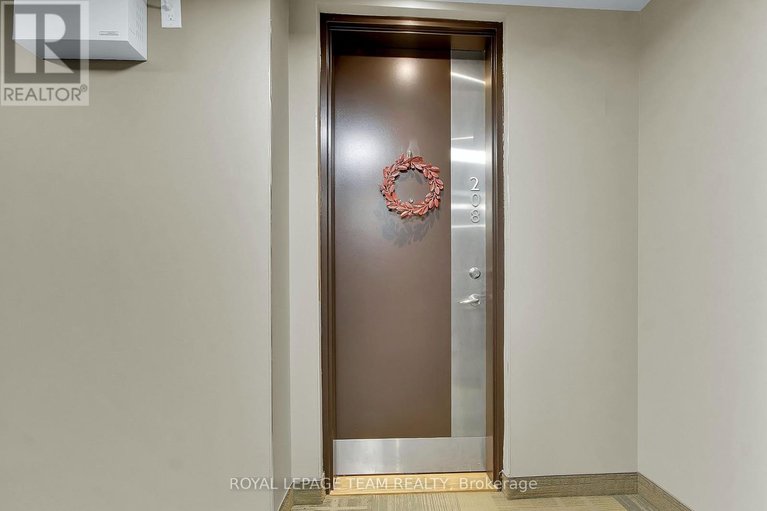 29676989/208-323-winona-avenue/westboro-south/ottawa/ontario/K1Z5H3_5