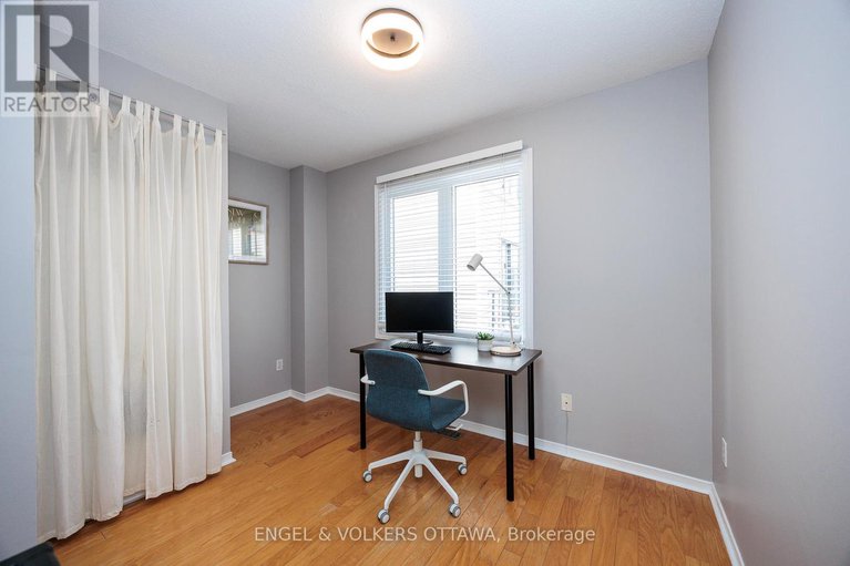 28416251/164-rochester-street/west-centre-town/ottawa/ontario/K1R7M4_16