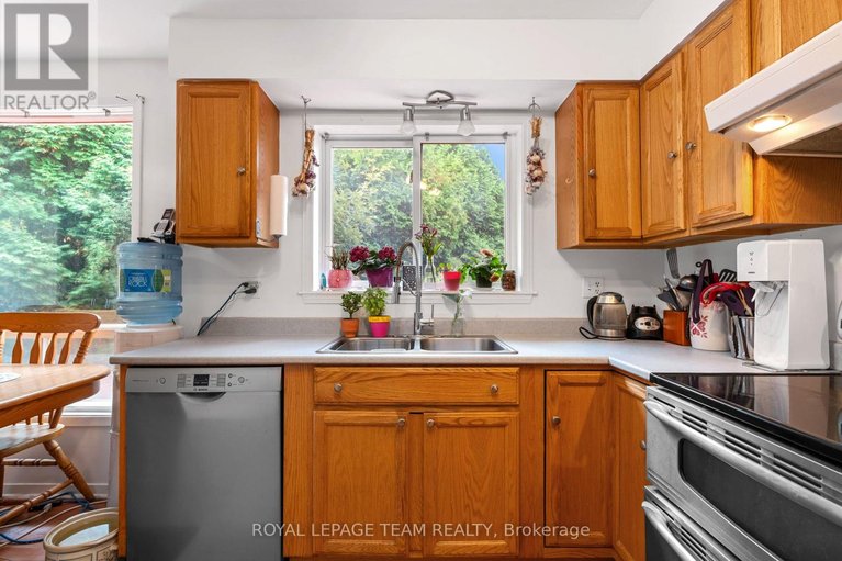 29416731/5687-cherry-street/south-dundas-williamsburgh-twp/south-dundas/ontario/K0C1X0_13