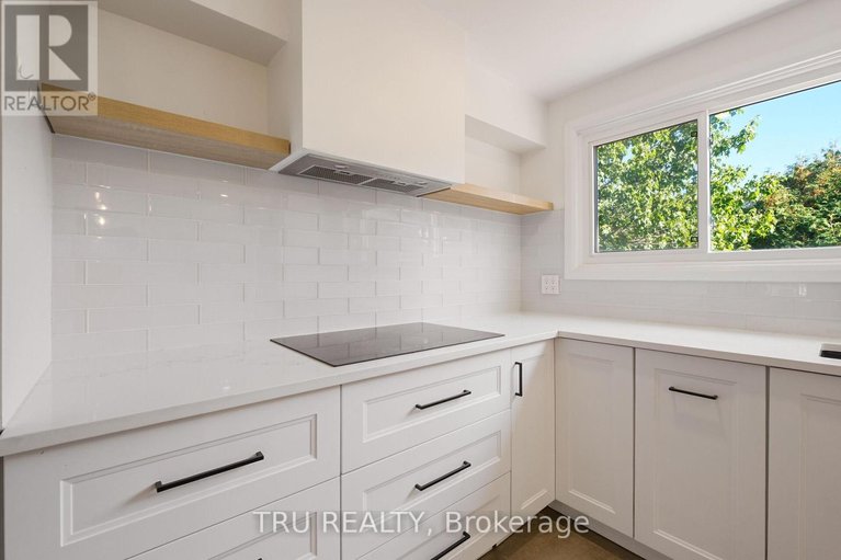 29269815/12-apache-crescent/city-viewskylinefisher-heightsparkwood-hills/ottawa/ontario/K2E6H7_29