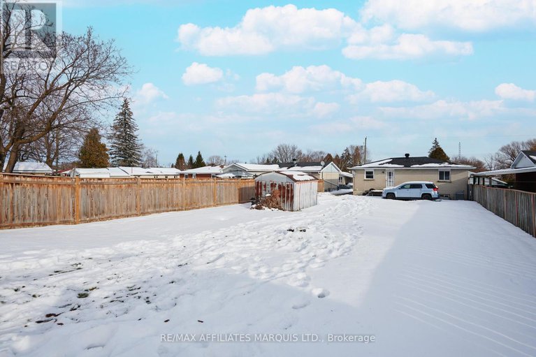 29197091/418-dominion-street/alexandria/north-glengarry/ontario/K0C1A0_25