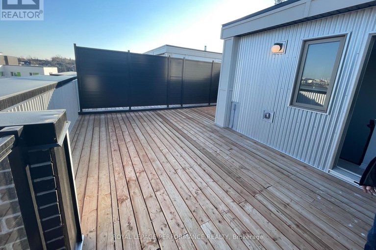 28326842/18-704-kizis-private/cfb-rockcliffe-and-area/ottawa/ontario/K1K5A4_14