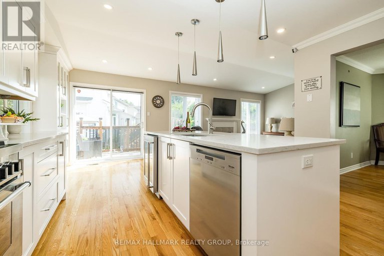 28620825/4-gros-morne-court/bridlewood/ottawa/ontario/K2M2W7_15