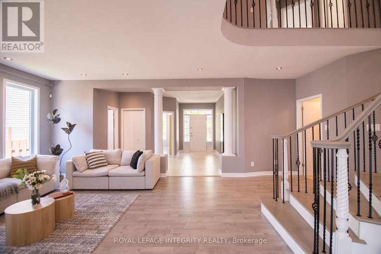 29191468/34-keighley-circle/morgans-grantsouth-march/ottawa/ontario/K2K3H8_6