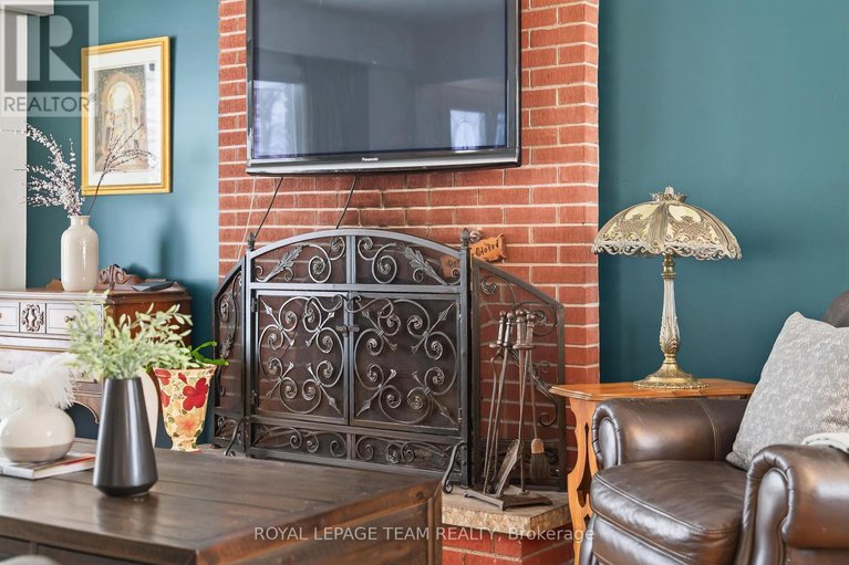 29302410/2690-hickson-crescent/redwood-park/ottawa/ontario/K2H6Y6_10