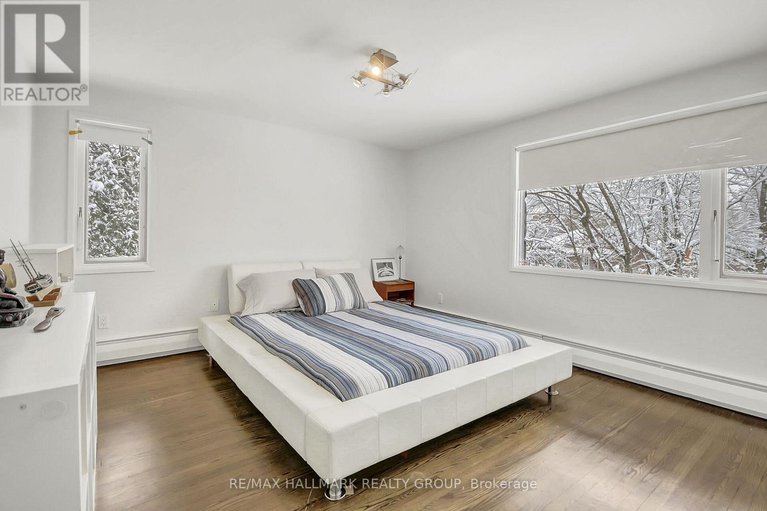 28150348/10-qualicum-street/bruce-farmgraham-parkqualicumbellands/ottawa/ontario/K2H7G8_36