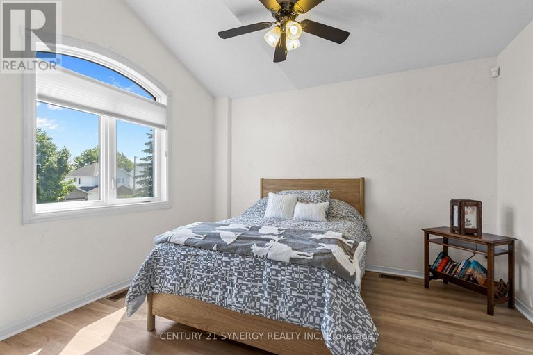 28556678/1525-senateurs-way/fallingbrookpineridge/ottawa/ontario/K4A4A3_27