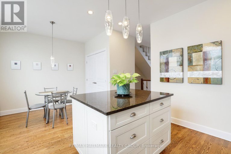 29354070/5-nautica-private-private/crystal-beach/ottawa/ontario/K2H1E5_17