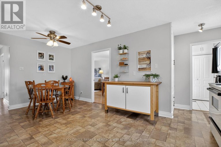 29670405/389-rae-road/mississippi-mills-ramsay-twp/mississippi-mills/ontario/K0A1A0_16