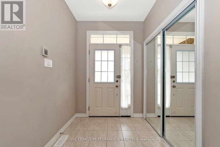 28871185/16-sweetbay-circle/stittsville-north/ottawa/ontario/K2S0W8_4