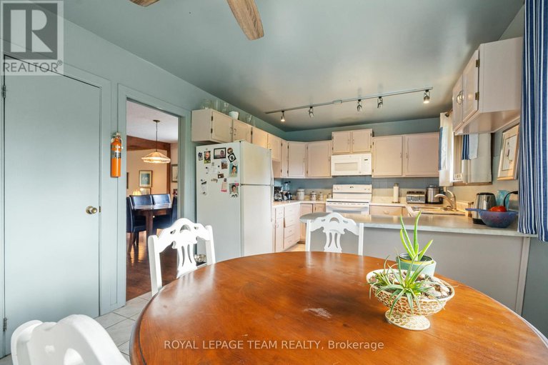 28925100/7268-harnett-road/rideau-twp-s-of-reg-rd-6-w-of-mccordick-rd/ottawa/ontario/K0A2T0_13