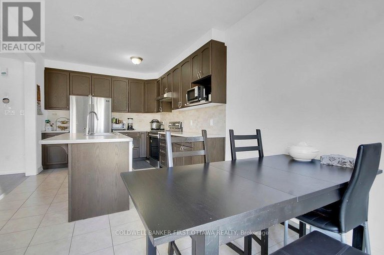 29649584/4852-abbott-street-e/emerald-meadowstrailwest/ottawa/ontario/K2S1E7_13