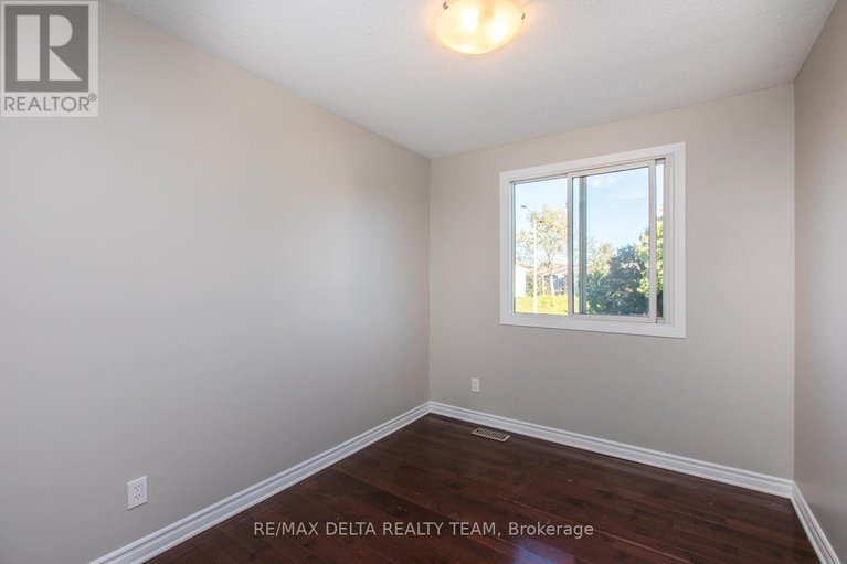 29517311/8-323-monica-crescent/bilberry-creekqueenswood-heights/ottawa/ontario/K1E3N6_35