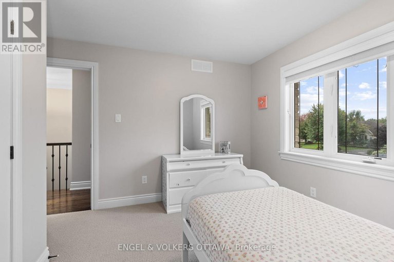 28168398/6808-suncrest-drive/greely/ottawa/ontario/K4P0B2_29
