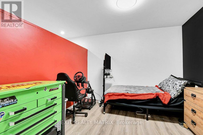 28424099/8296-corlyon-street/metcalfe/ottawa/ontario/K0A2P0_16