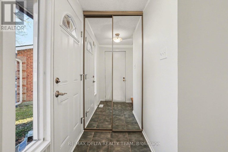 29462005/8a-millrise-lane/centrepointe/ottawa/ontario/K2G5E6_4