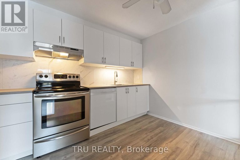 29473448/8-898-elmsmere-road/beacon-hill-south/ottawa/ontario/K1J7T6_4