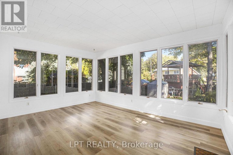 29397616/1517-caverley-street/riverview-park/ottawa/ontario/K1G0X9_17