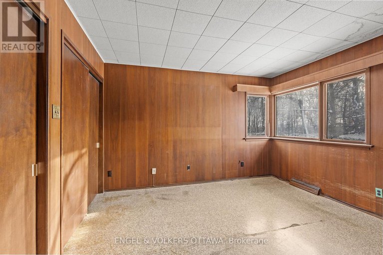 29184532/2626-elmhurst-street/queensway-terrace-north/ottawa/ontario/K2B7N6_29