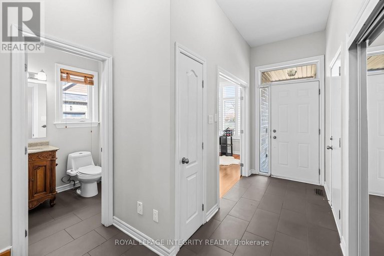 29655323/27-orange-blossom-private/blossom-parkleitrim/ottawa/ontario/K1T0M9_4