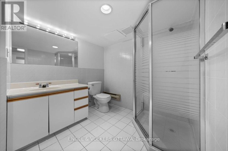 29548999/33-okanagan-drive/bruce-farmgraham-parkqualicumbellands/ottawa/ontario/K2H7E9_39