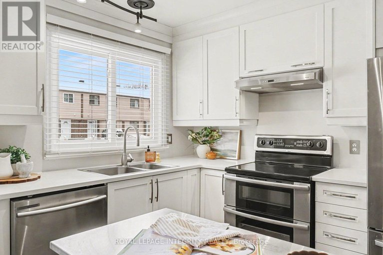 29296449/61-2003-falkirk-crescent/blackburn-hamlet-south/ottawa/ontario/K1B4Y8_20